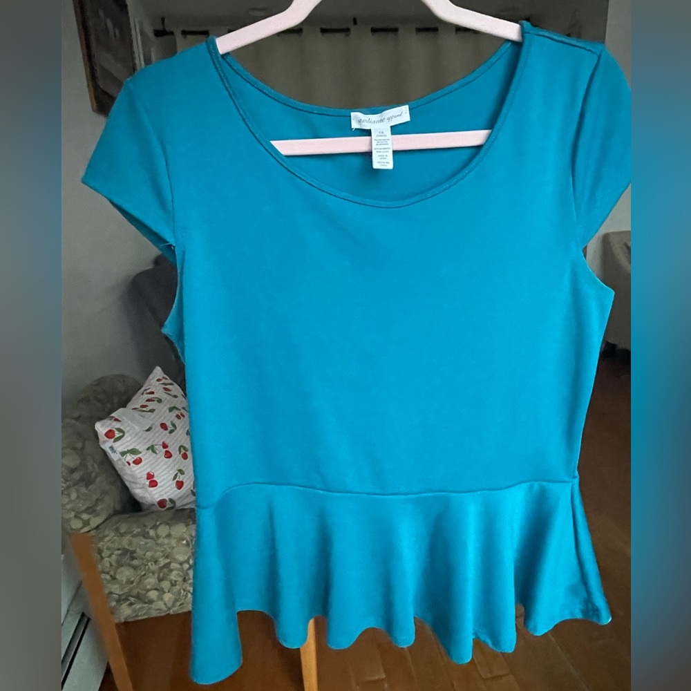 Ambiance Apparel Turquoise Top Women Scoop Neck Peplum Short Sleeve- Pre-owned